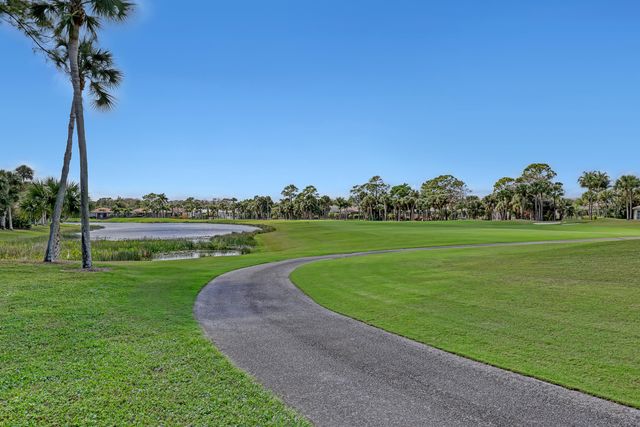 7807 Ironhorse Boulevard, West Palm Beach, FL 33412