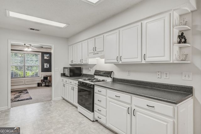 2958 Mary Alice Trail, Loganville, GA 30052