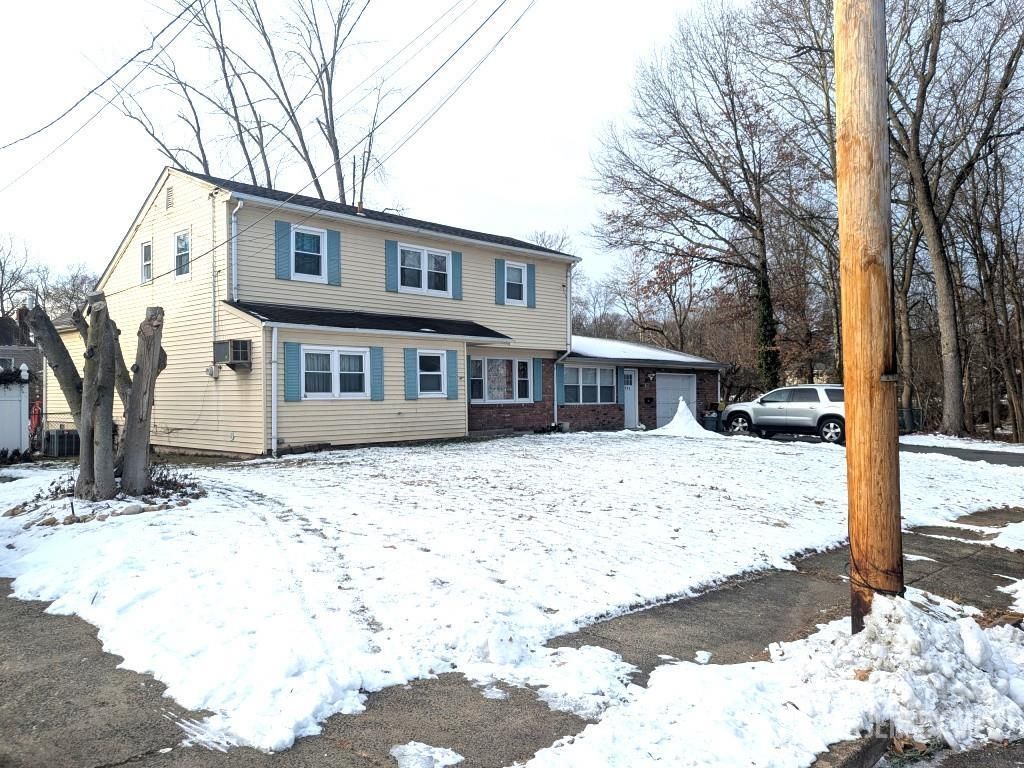 726 W Milton Avenue, Rahway, NJ 07065