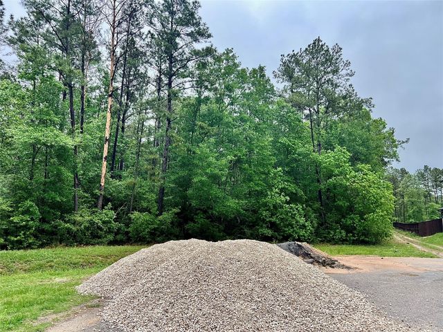 1069 Road 6609, Dayton, TX 77535