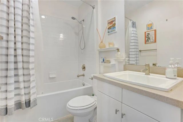 5640 Observation, Los Angeles, CA 90028