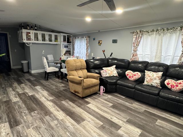 1194 Rainbow Dr., Loris, SC 29569