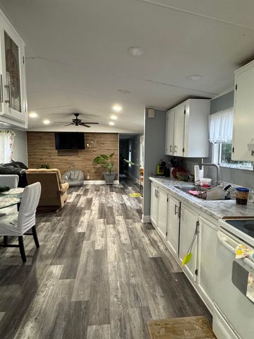 1194 Rainbow Dr., Loris, SC 29569