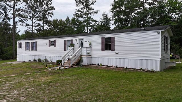 1194 Rainbow Dr., Loris, SC 29569