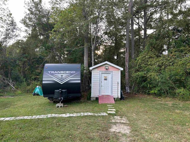1194 Rainbow Dr., Loris, SC 29569
