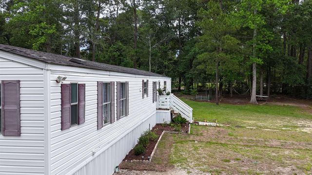 1194 Rainbow Dr., Loris, SC 29569