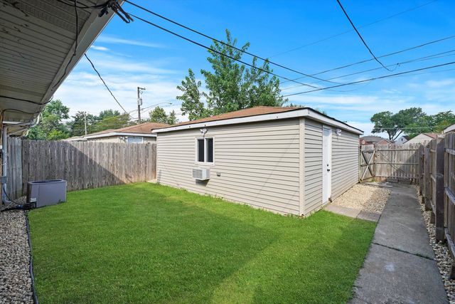 5206 State Road, Burbank, IL 60459