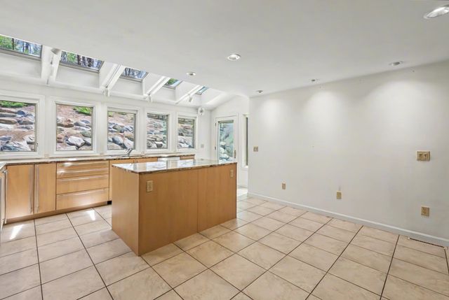 19 Highland Drive, Amherst, NH 03031
