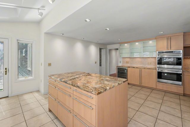 19 Highland Drive, Amherst, NH 03031