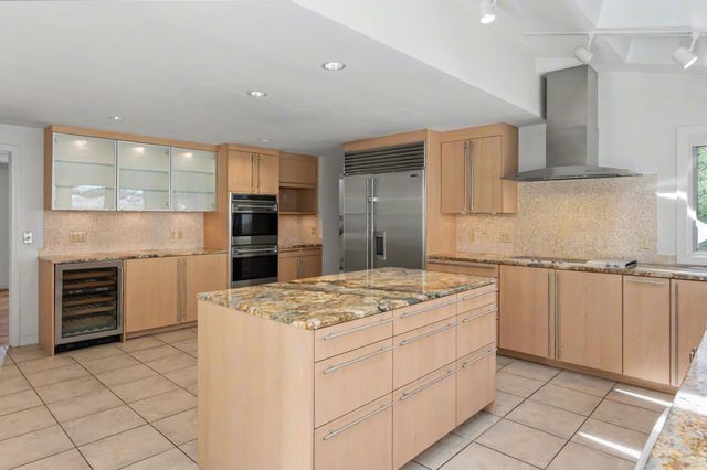 19 Highland Drive, Amherst, NH 03031