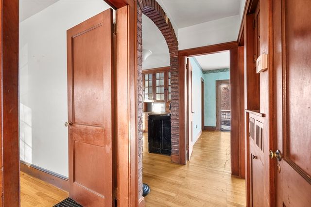 861 Grattan St, Chicopee, MA 01020