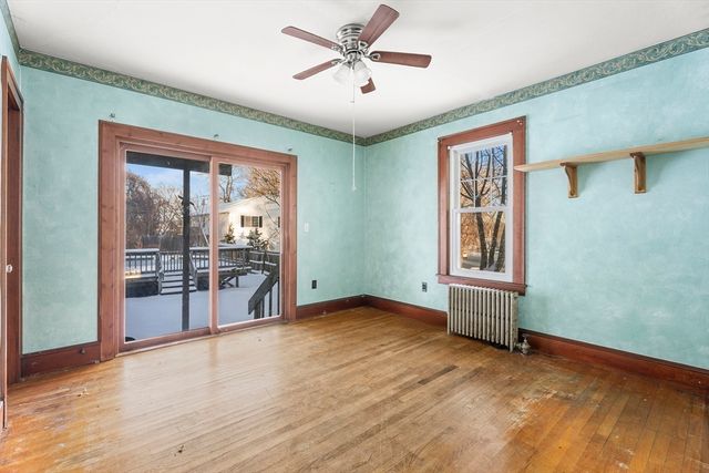 861 Grattan St, Chicopee, MA 01020