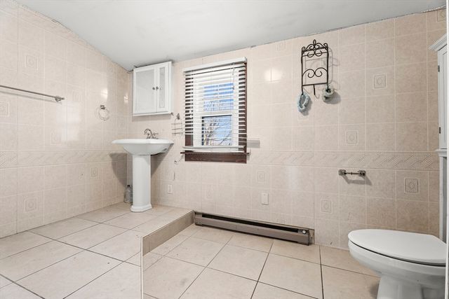 861 Grattan St, Chicopee, MA 01020