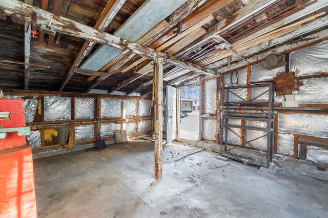 861 Grattan St, Chicopee, MA 01020