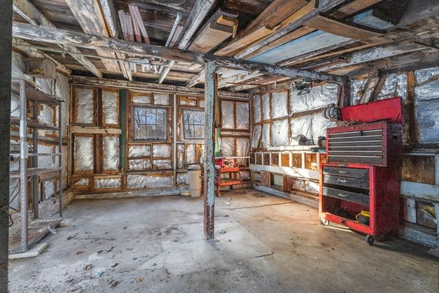 861 Grattan St, Chicopee, MA 01020