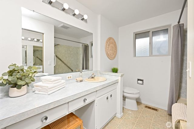 2315 N 171st Street, Shoreline, WA 98133