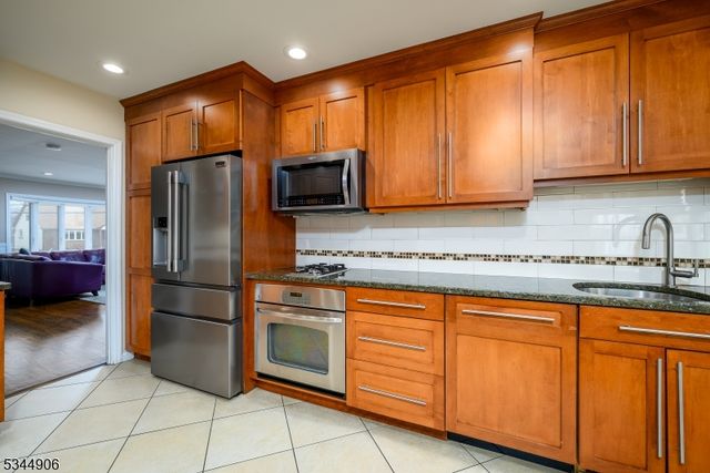 487 Brook Ave, Passaic City, NJ 07055