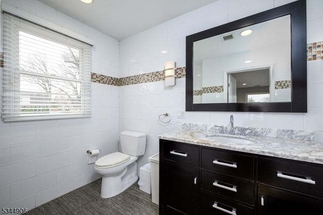487 Brook Ave, Passaic City, NJ 07055