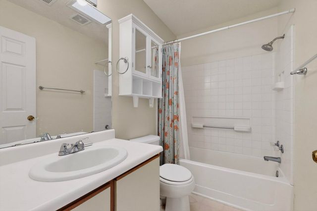 7373 Loire Drive NE, Rio Rancho, NM 87144