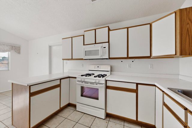 7373 Loire Drive NE, Rio Rancho, NM 87144