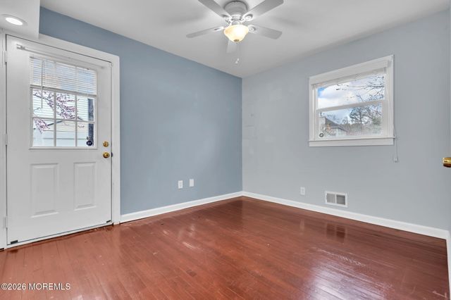 813 Raleigh Drive, Toms River, NJ 08753