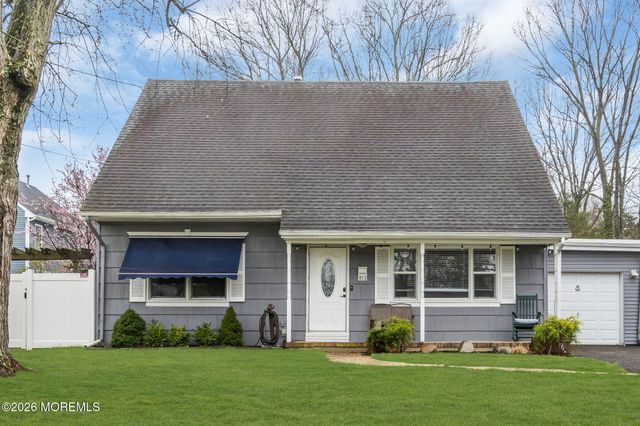 813 Raleigh Drive, Toms River, NJ 08753