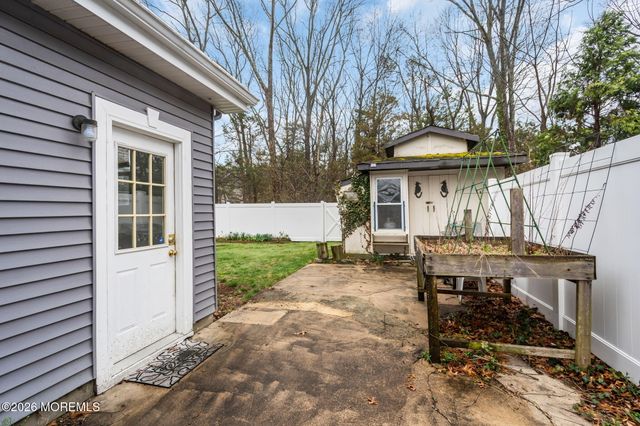 813 Raleigh Drive, Toms River, NJ 08753