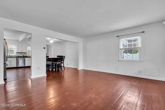 813 Raleigh Drive, Toms River, NJ 08753