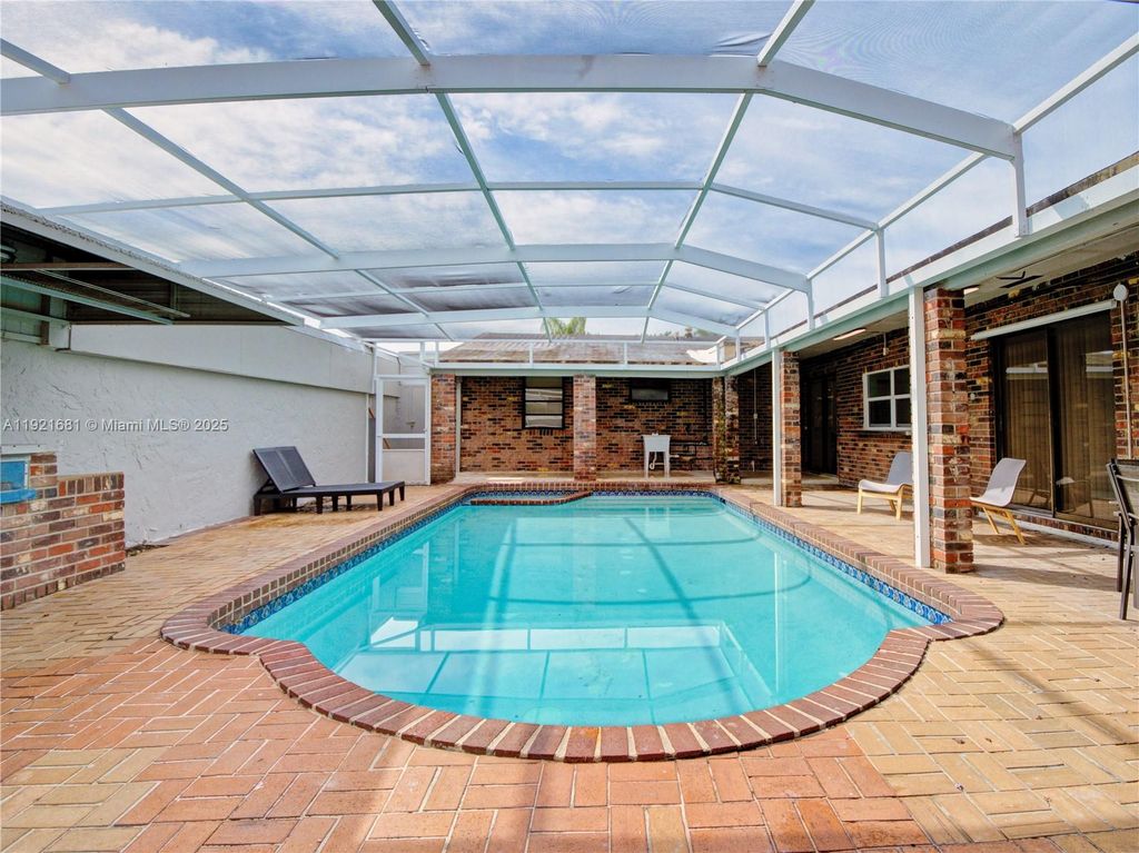 2703 Adams St, Hollywood, FL 33020