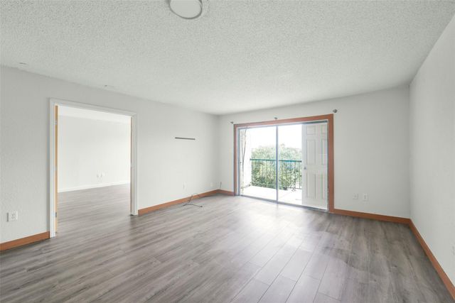 2818 S Bartell Drive 33, Houston, TX 77054