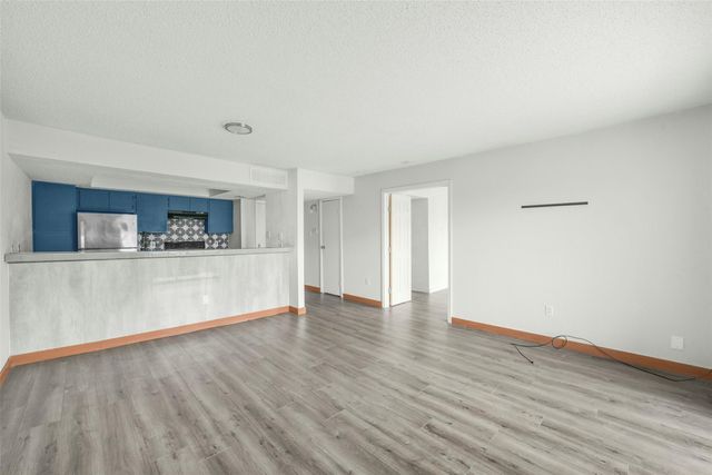 2818 S Bartell Drive 33, Houston, TX 77054