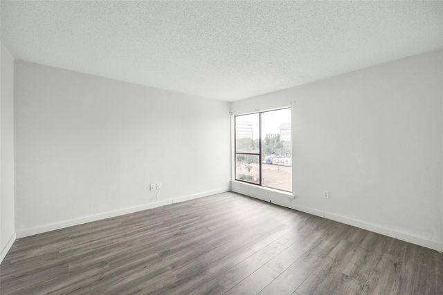 2818 S Bartell Drive 33, Houston, TX 77054