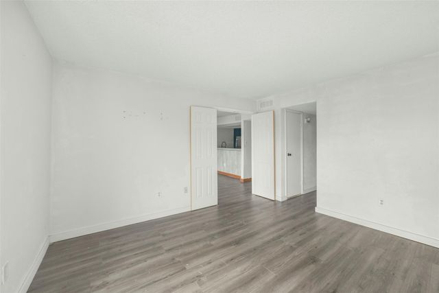 2818 S Bartell Drive 33, Houston, TX 77054