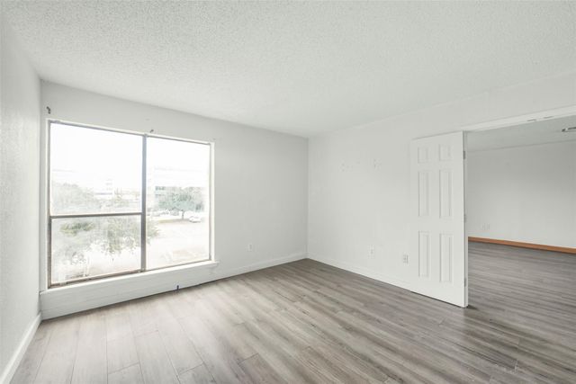 2818 S Bartell Drive 33, Houston, TX 77054