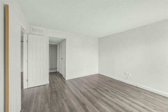 2818 S Bartell Drive 33, Houston, TX 77054