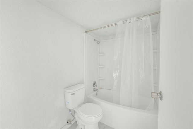 2818 S Bartell Drive 33, Houston, TX 77054