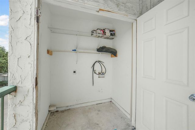 2818 S Bartell Drive 33, Houston, TX 77054