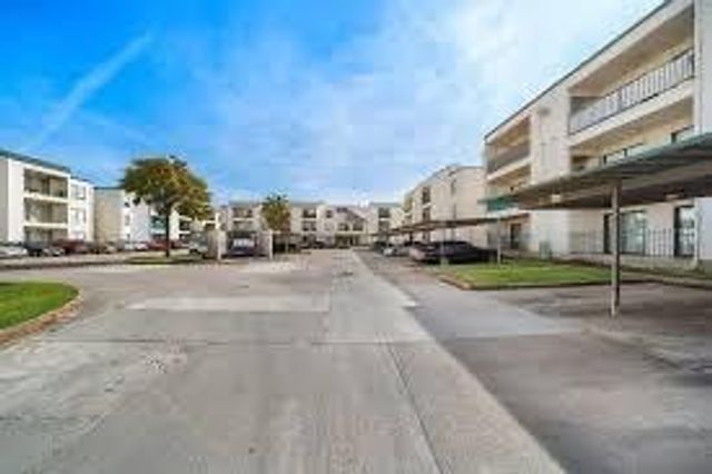 2818 S Bartell Drive 33, Houston, TX 77054