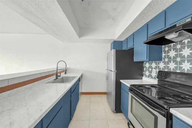 2818 S Bartell Drive 33, Houston, TX 77054