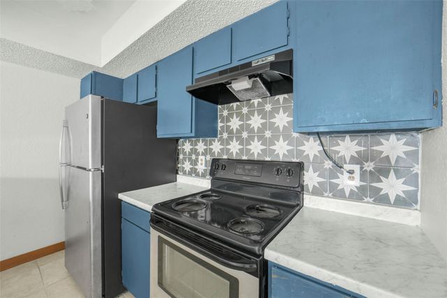 2818 S Bartell Drive 33, Houston, TX 77054