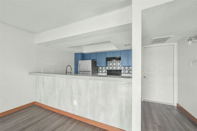 2818 S Bartell Drive 33, Houston, TX 77054