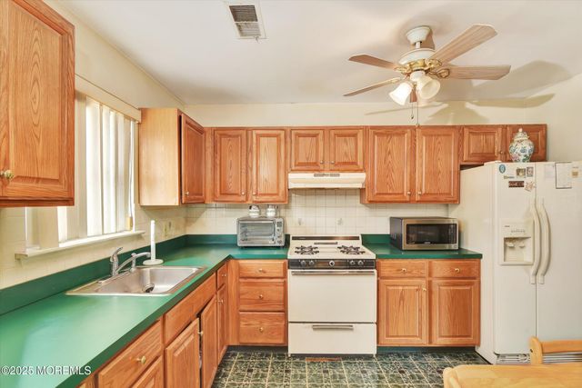 389 Jeffries Street, Perth Amboy, NJ 08862