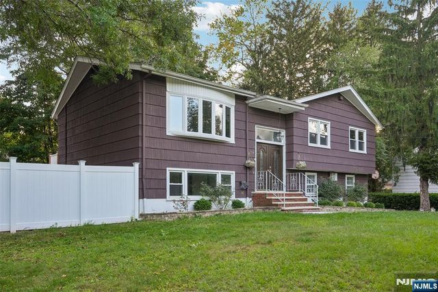 274 Oradell Avenue, Paramus, NJ 07652