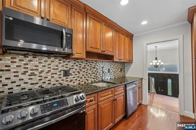 274 Oradell Avenue, Paramus, NJ 07652