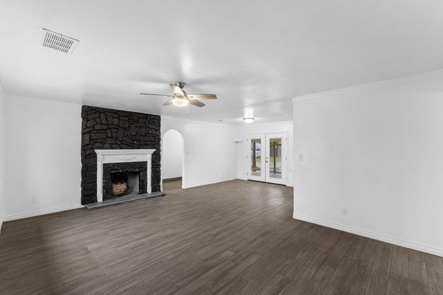 25681 Hypericum Street, Visalia, CA 93292