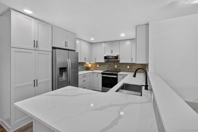 10775 W 68th Avenue, Arvada, CO 80004