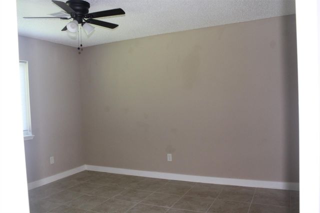 4920 Deerwood Circle, Baytown, TX 77521