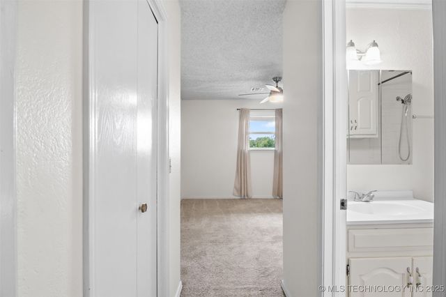 4607 Rolling Hills Drive, Bartlesville, OK 74006