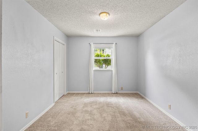 4607 Rolling Hills Drive, Bartlesville, OK 74006