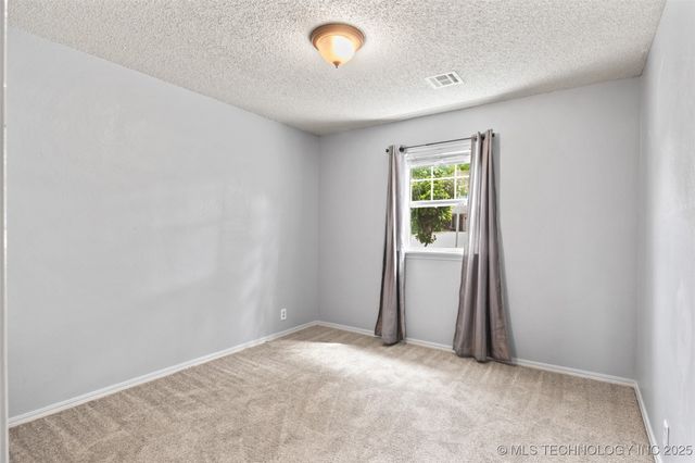 4607 Rolling Hills Drive, Bartlesville, OK 74006